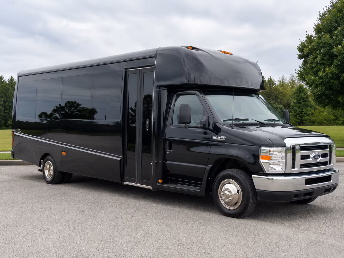 hoover school sports team and fan group charter bus rentals in hoover